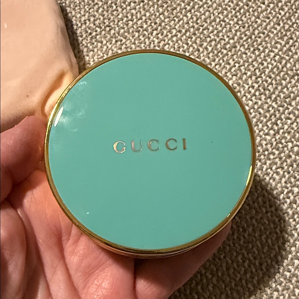 Gucci Tan Bronzer NWOT - Picture 7 of 8